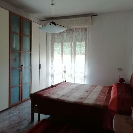 ホテル La Via Per Milano ヴィジェーヴァノ エクステリア 写真