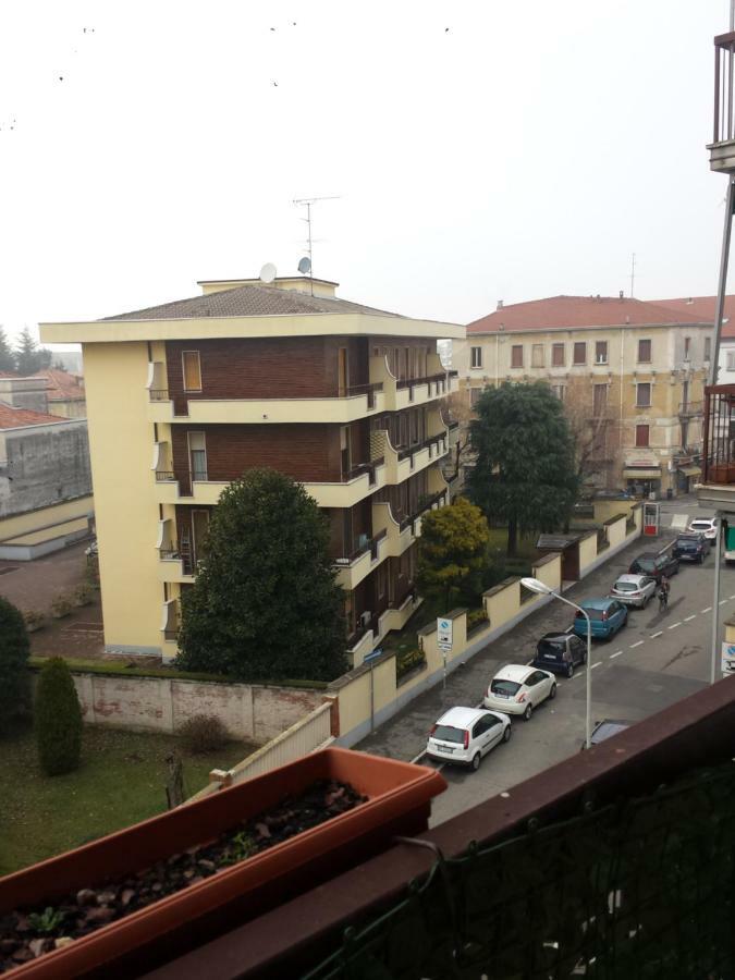 ホテル La Via Per Milano ヴィジェーヴァノ エクステリア 写真